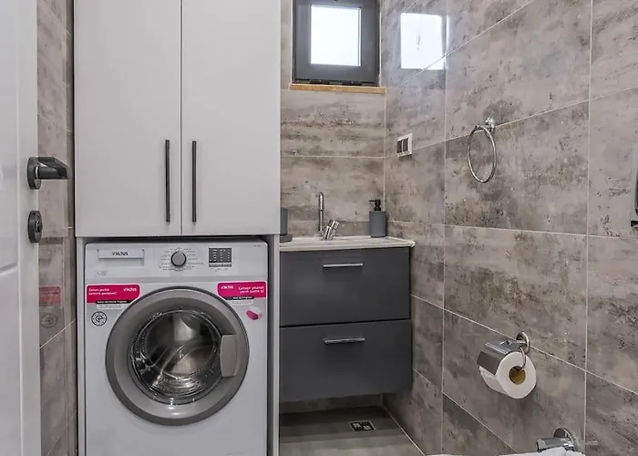 Ortac 2 Doga Icerisinde, Korunakli