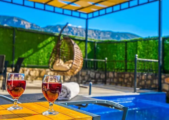 Villa Ortac 2 Doga Icerisinde, Korunakli Kaş