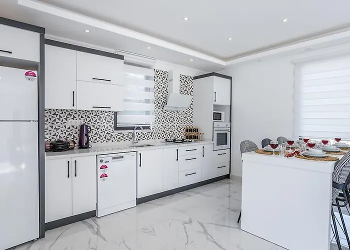 Ortac 2 Doga Icerisinde, Korunakli Villa Kaş